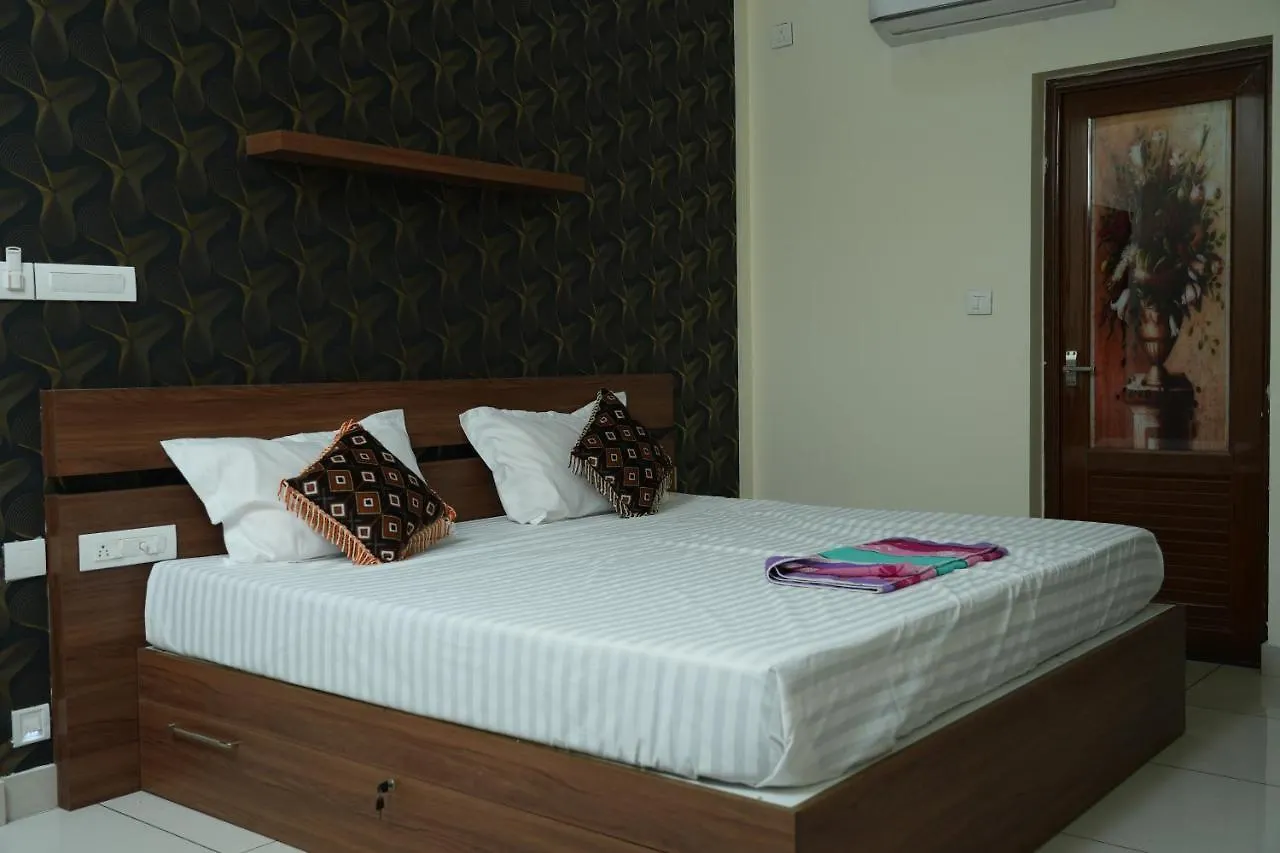 ***  Gold And Pearl Residency Hotel Guruvayur India